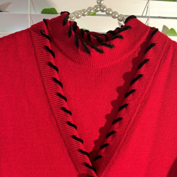 St. John Sport by Marie Gray classic red twin sweater set with black velvet trim - Picture 5 of 9
